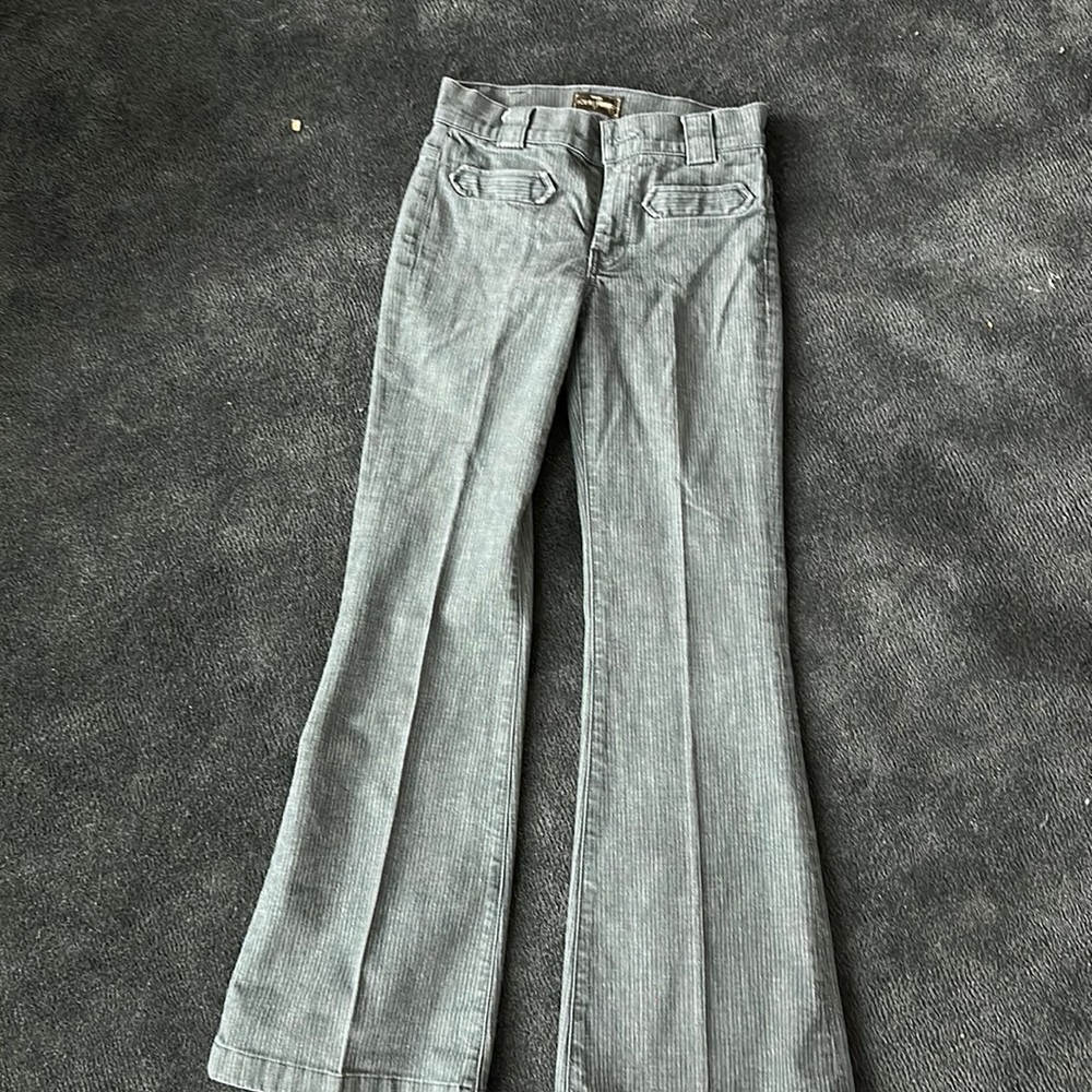 Grey thin striped jeans
